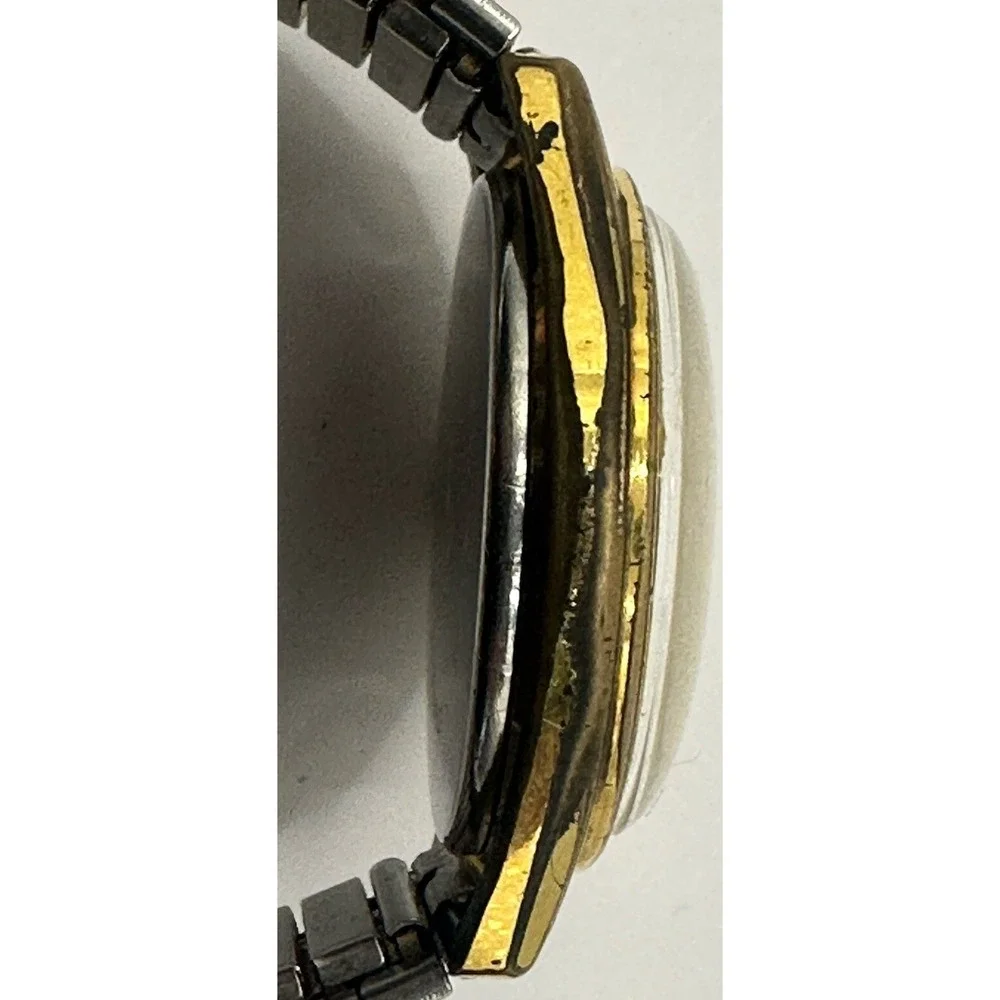 Benrus it has